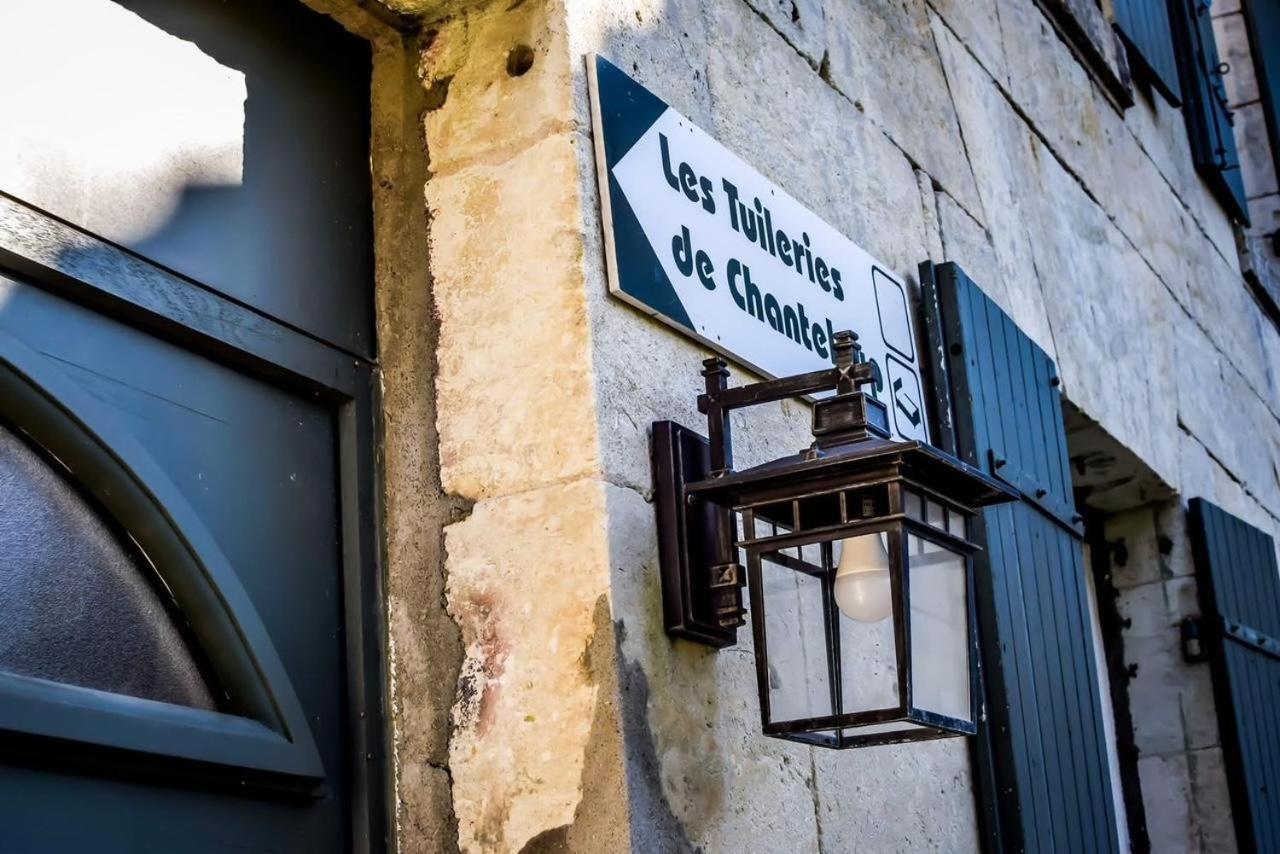 莱斯杜伊勒里宫尚特卢酒店 La Roche-Chalais 外观 照片