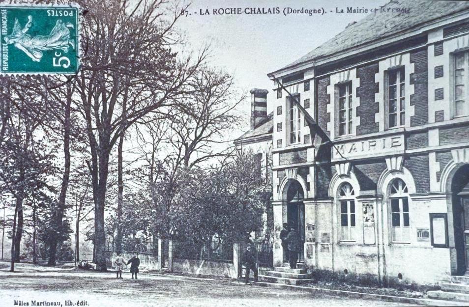 莱斯杜伊勒里宫尚特卢酒店 La Roche-Chalais 外观 照片